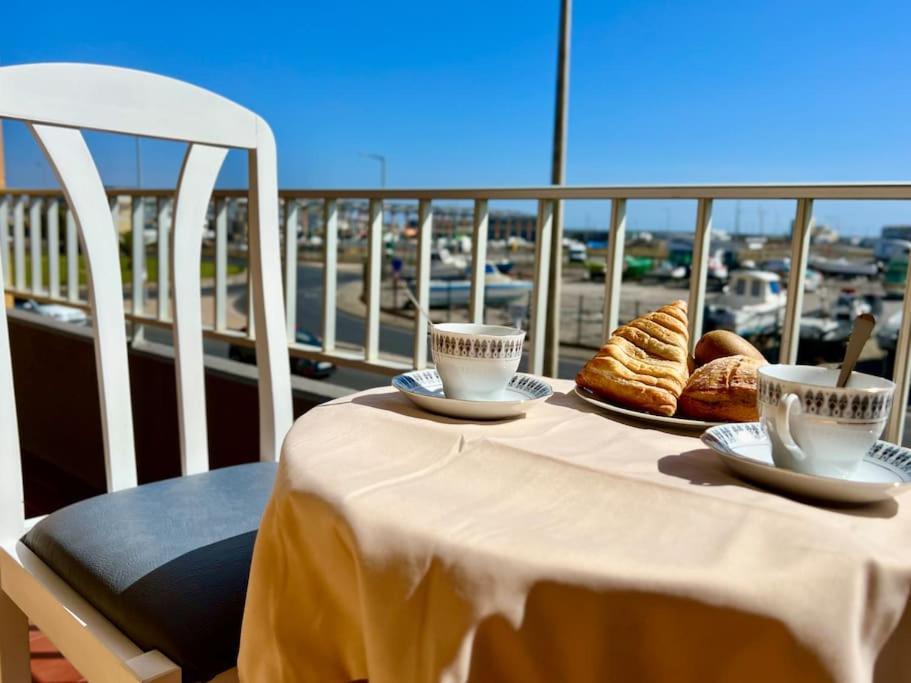T2 En Bord De * Peniche